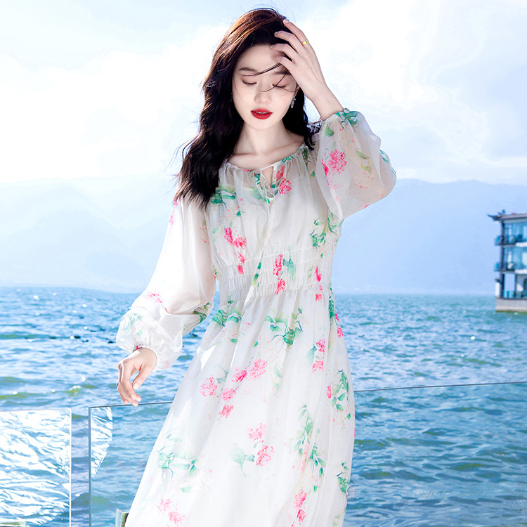三亚沙滩裙夏季新款收腰显瘦长裙法式温柔仙女裙子雪纺碎花连衣裙